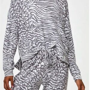 Onzie zebra sweatshirt
